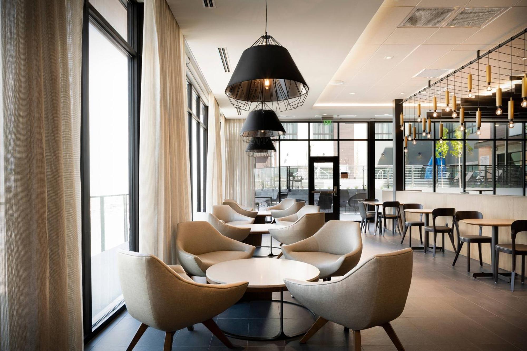 คอร์ตยาร์ด บาย แมริออท ซอลต์ เลค ซิตี้ คอตตอนวูด Hotel Cottonwood Heights ภายนอก รูปภาพ